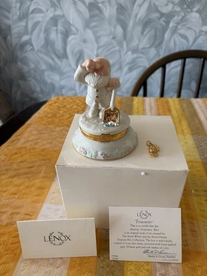 LENOX Disney Snow White And The Seven Dwarfs Sneezy Treasure Box , Charm & Cert - Image 1 of 4