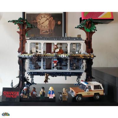 NEW Stranger Things The Upside Down 2,287 Pieces Action Building Bricks set