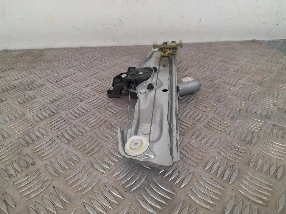 VAUXHALL ASTRA Mk7 (K) 2015-2021 Rear Right Drivers Window Regulator 13406678 - Image 3 of 4