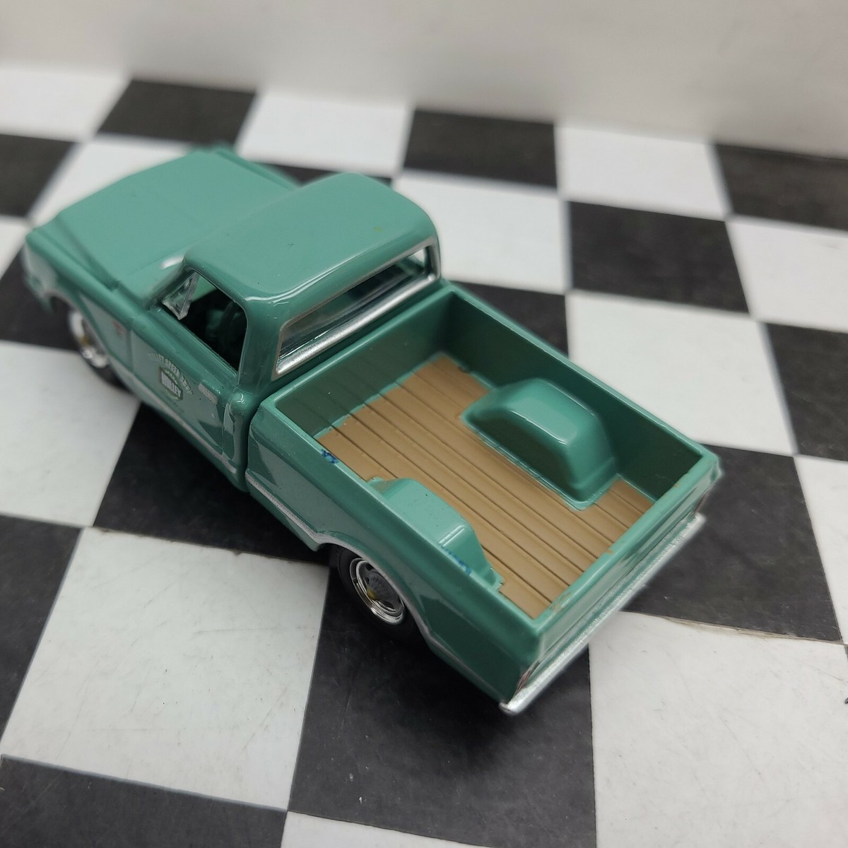 Greenlight 1/64 1967 Chevrolet C-10 Chevy Truck HOLLEY SPEED