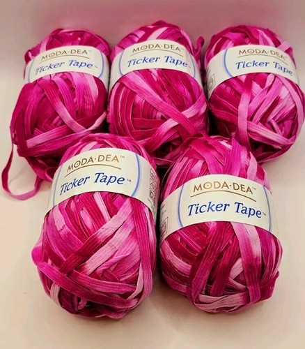 Bundle of 5 Moda Dea Ticker Tape Pink Passion Skeins - 第 1/4 張圖片