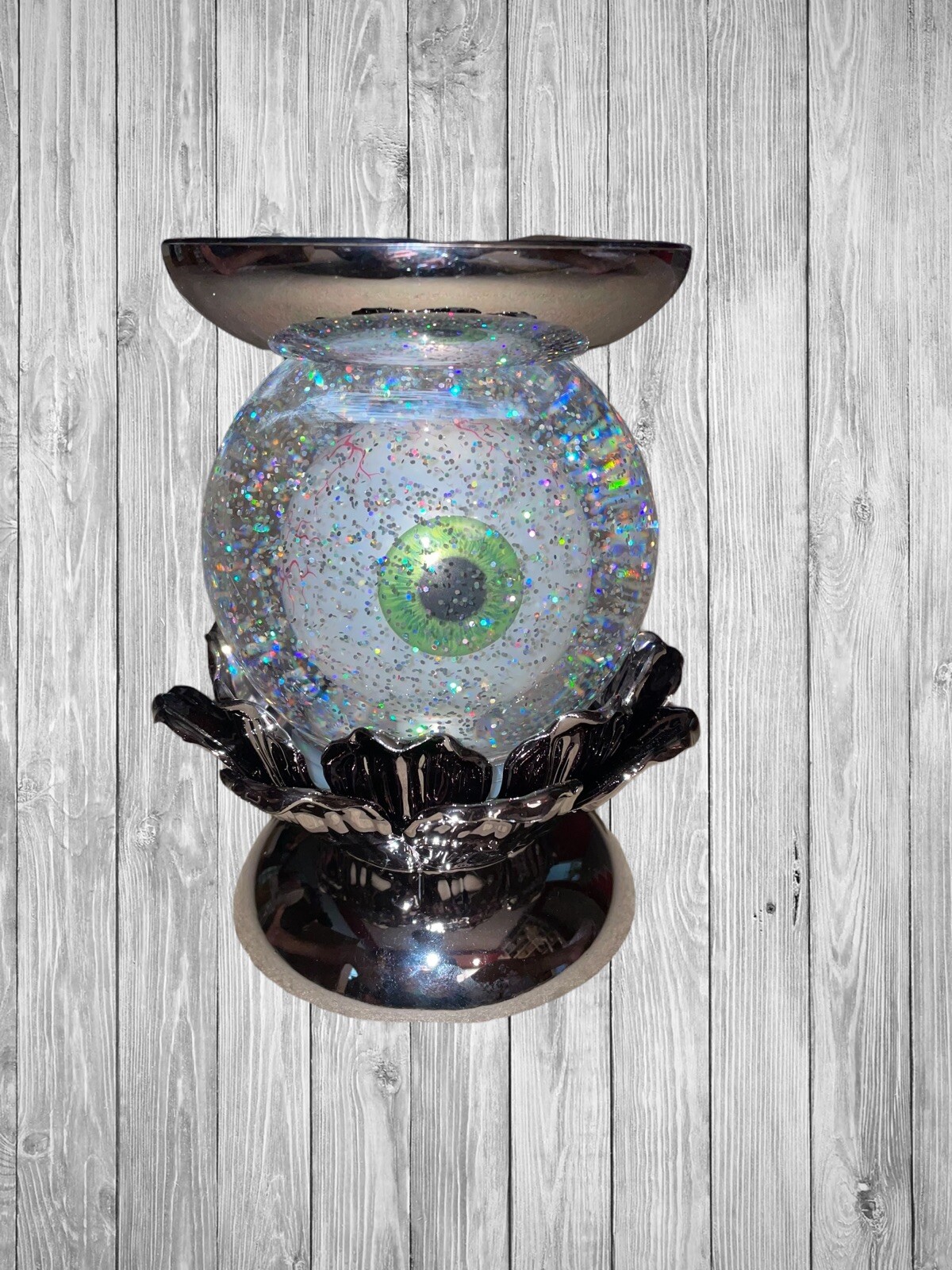 Bath and Body Works Halloween 2022 Eyeball Waterglobe Pedestal Candle