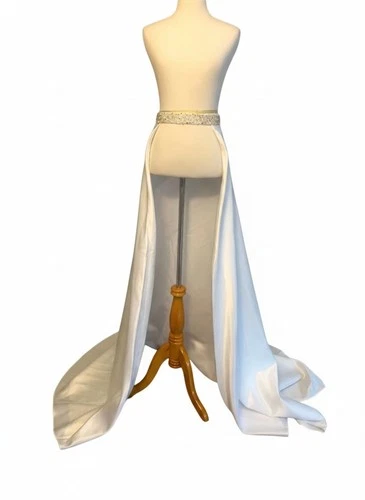 Size 4,8 Beaded belt White Open Skirt for fun dress and pageant gown