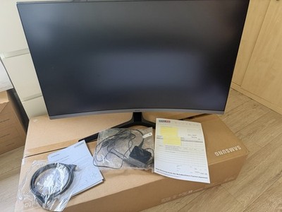 Samsung Essential Monitor S39GD Full HD 81,3cm (32 Zoll)