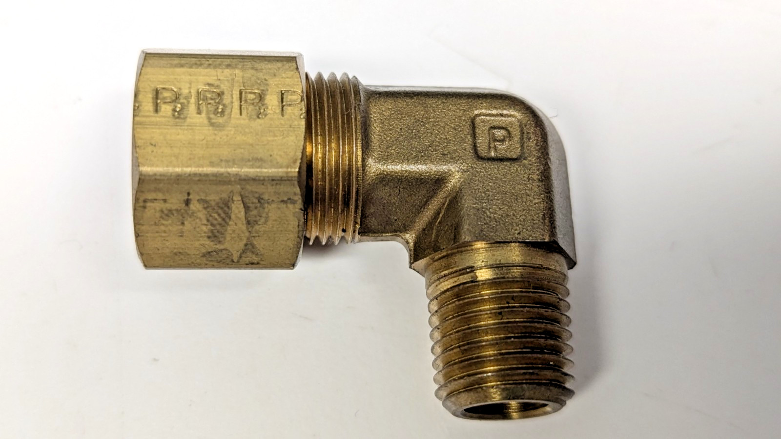 NOS Parker 1/2”x 1/4”NPT 90° Elbow Forged Brass Compression Fitting, 169C-8-4