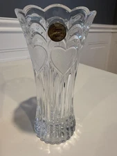 Vintage FTD 24% Genuine Led Crystal Vase Hearts Design 7in tall. Made in France