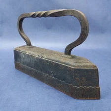 Antique Primitive Sad Iron Tailor's Cast Iron Makers Mark illegible Waved Edge