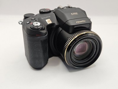 FujiFilm FinePix S7000 Digitalkamera, schwarz, guter Zustand