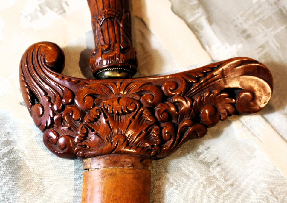 Antique Javanese Keris Dagger with Heavily Carved Scabbard and Handle c. 1875 - Image 3 of 4