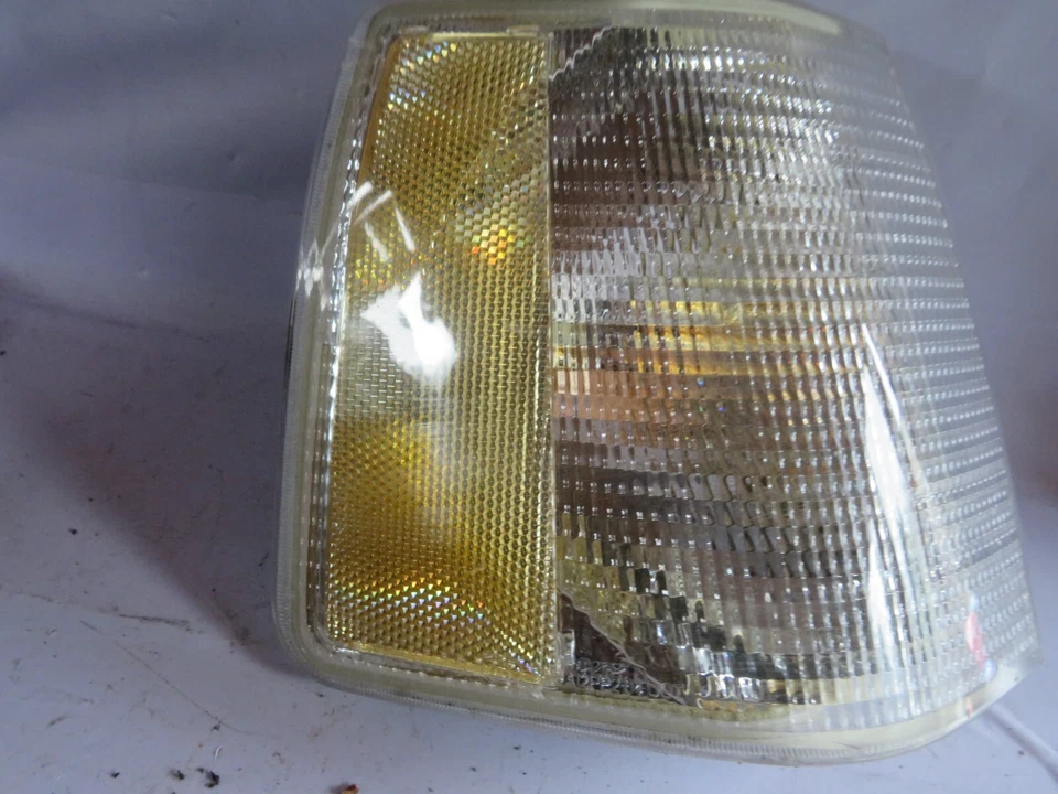 94 VOLVO 960 LUZ MARCADORA PASAJERO DERECHO DIESTRO Foto 2 de 4