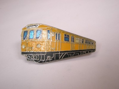 Schlesisches Tor Car#723 Berlin U-Bahn Tram Trolley Train Vintage Lapel Pin a90