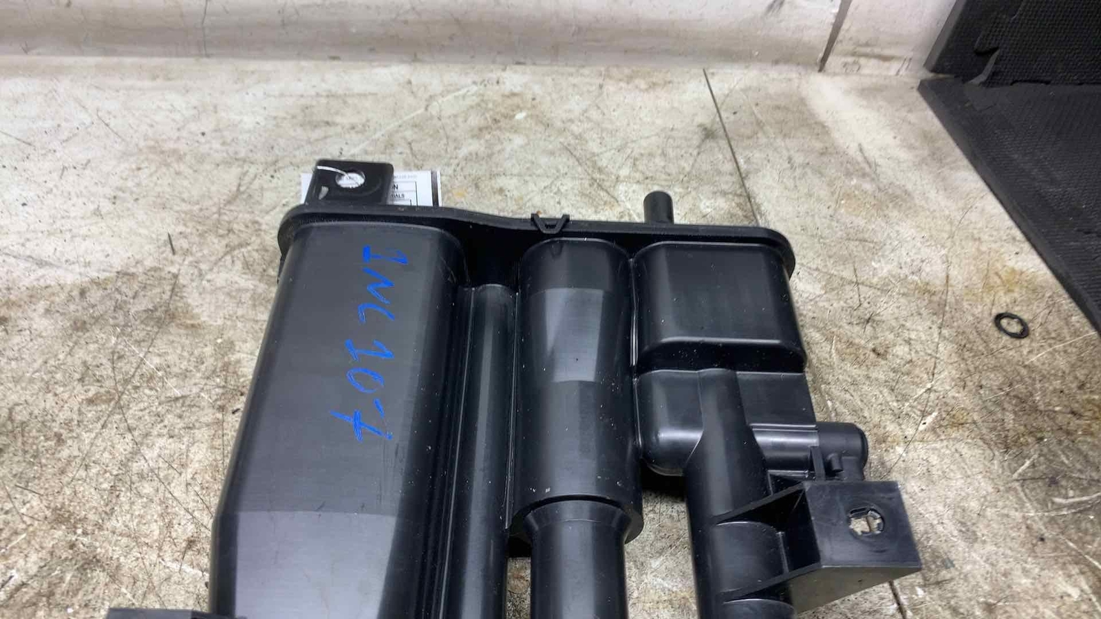 Evaporator Canister Chevy Equinox Evaporator Canister 2018 2019 2020