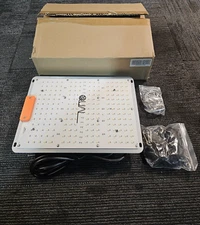 Qual OEM Q100 LED Luminaire Grow Light 120-277Vac , 50/60Hz , 1.0A , 100W