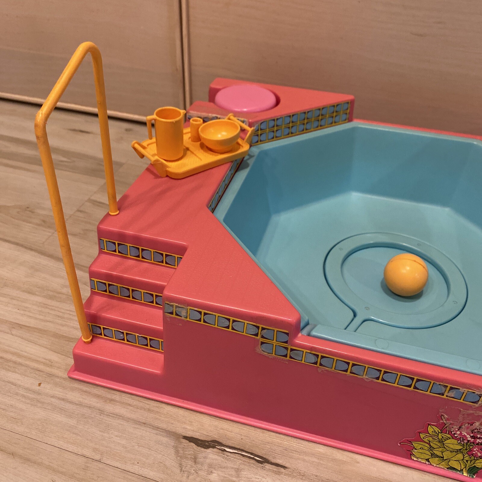 VTG 1983 Barbie Bubbling Spa Hot Tub & 1978 Beach Scene Almost