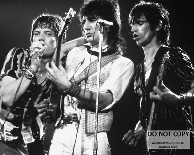 THE ROLLING STONES MICK JAGGER, RON WOOD & KEITH RICHARDS - 8X10 PHOTO (WW-199)
