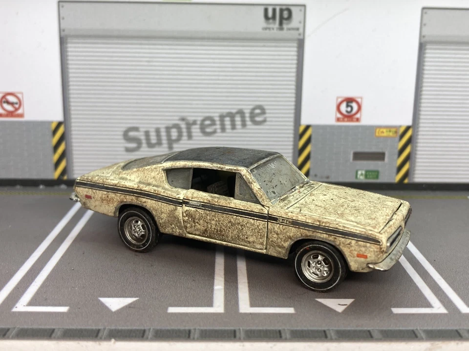 1969 Plymouth Barracuda Rusty Weathered Custom 1/64 Diecast Car Barn Find Cuda - Image 3 of 4