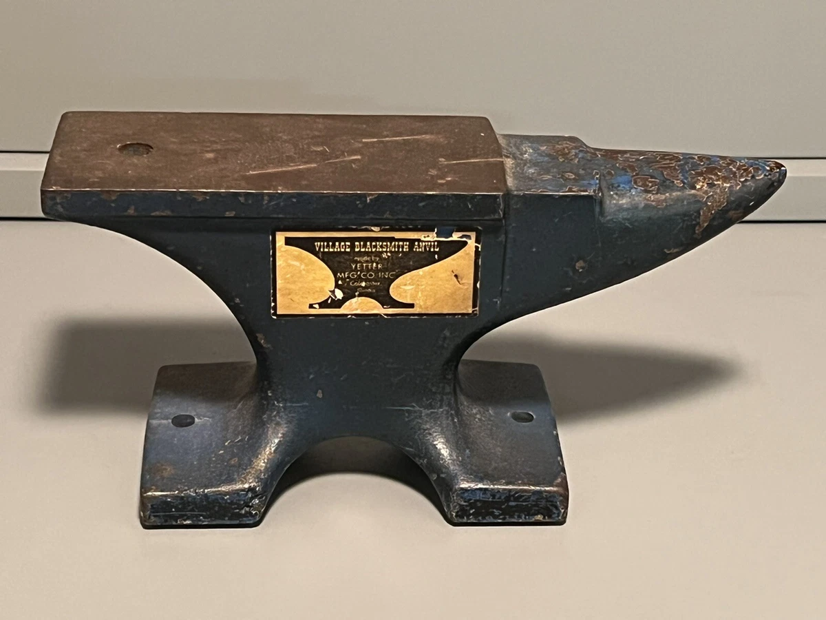 Small 8 Pound Mini Blacksmith Anvil • Clean Antique • Made By YETTER MFG.  CO.