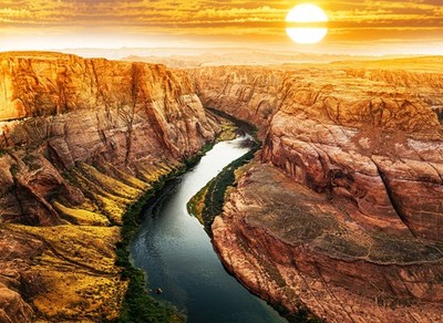Wandbild: Horseshoe Bend am Grand Canyon bei Sonnenuntergang. [...]