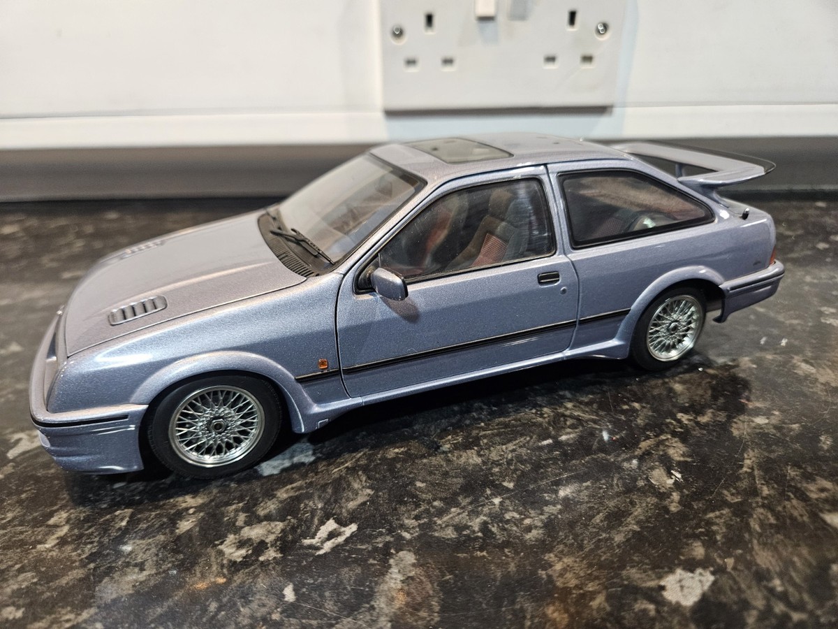 Ford sierra RS Cosworth 1/18 Autoart Auto art millenium noire