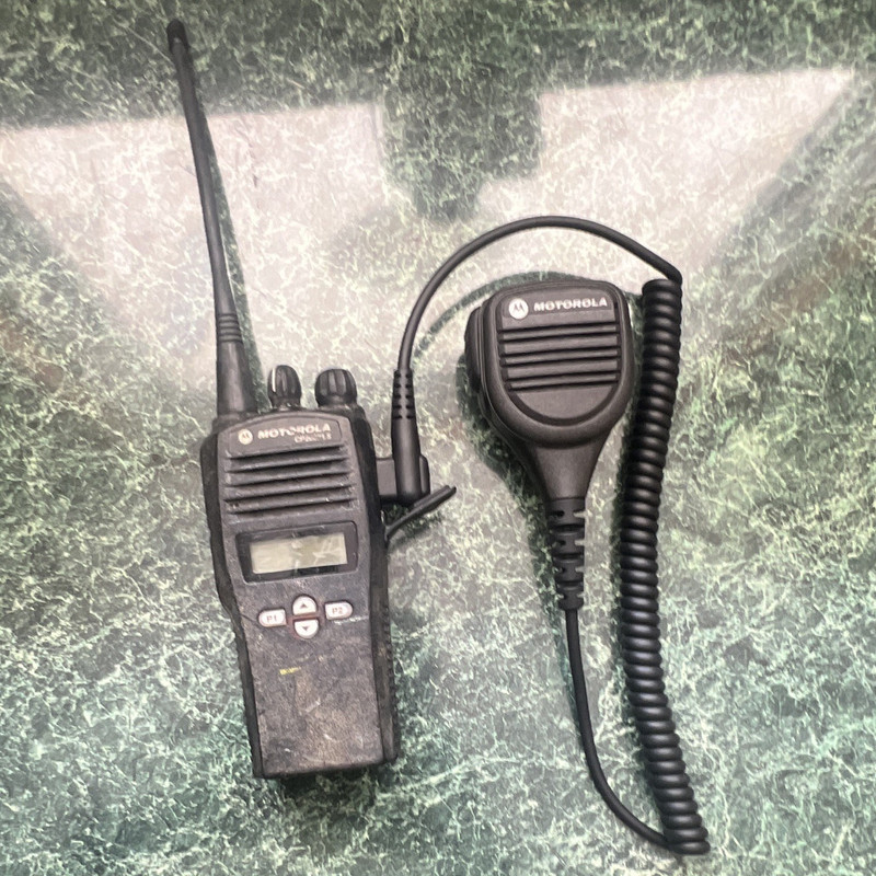 Motorola CP200 XLS Black Portable Two-Way Radio Walkie Talkie w/ Speaker Mic