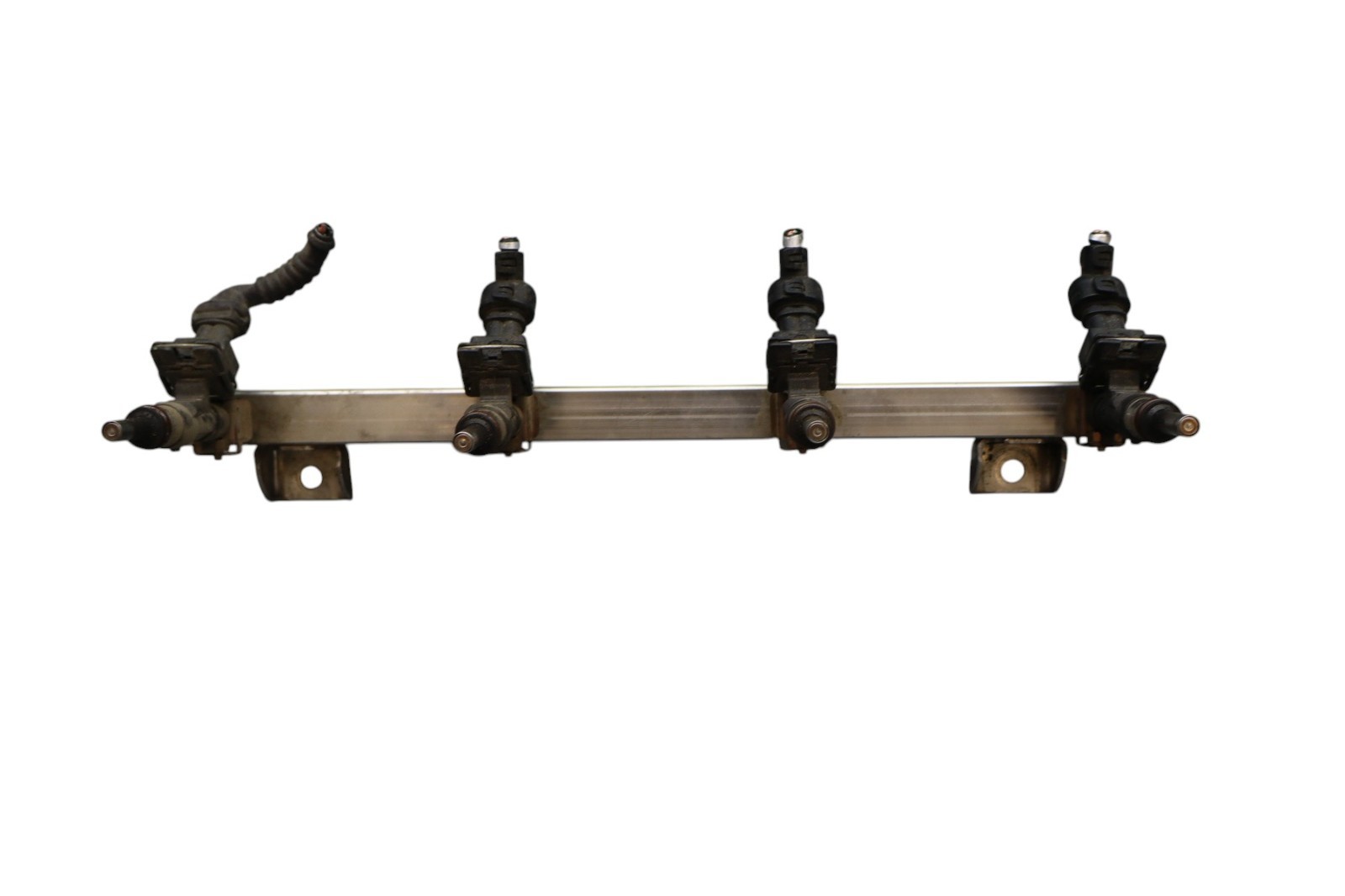 03-19 Maserati Quattroporte M139 Left Side Fuel Injector Rail With Injector Oem