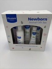 Newborn Arrival Gift Set by Mustela - 5 Essential Skin Care Products for Baby