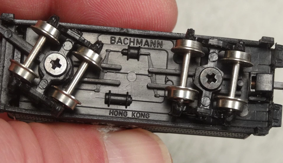 Pair of Bachmann Coal Tenders, Old 1980's Stock, Used - Image 2 of 2