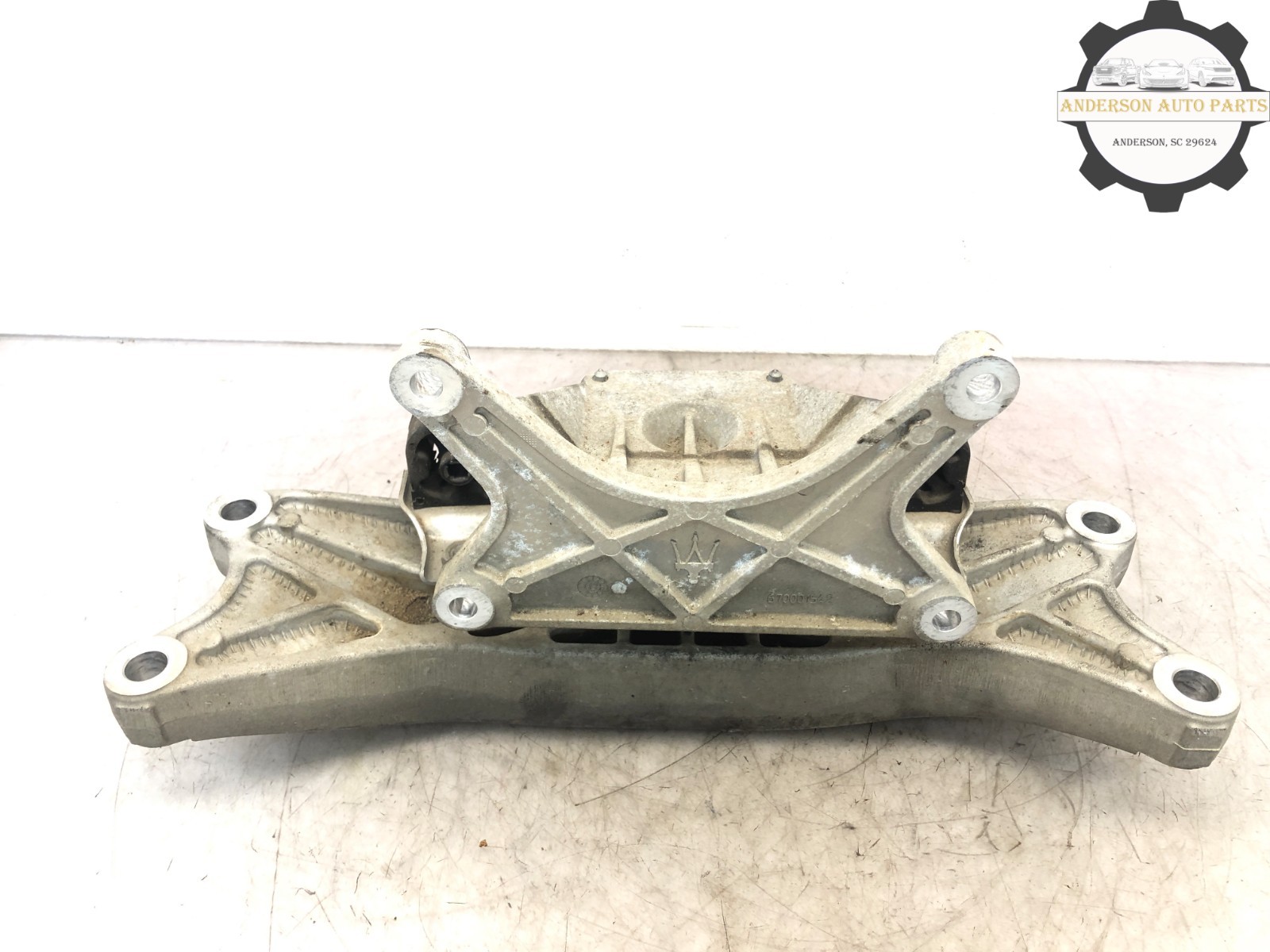 2014-2020 MASERATI QUATTROPORTE GTS 3.8L TRANSMISSION GEARBOX MOUNT BRACKET OEM