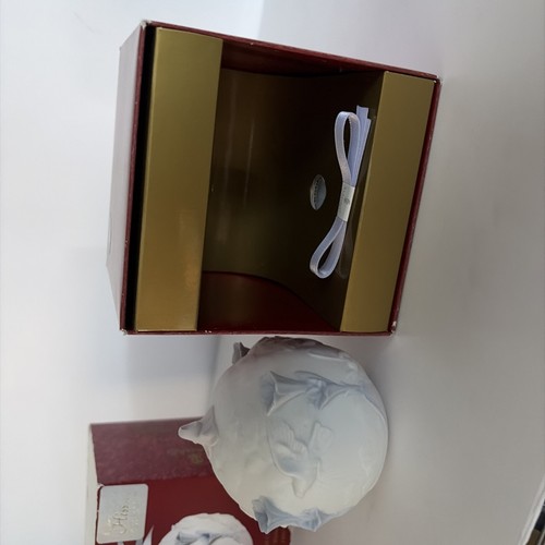 Vintage NOS Lladro 1999 Christmas Ball With Original Box # 16637 - Picture 6 of 6