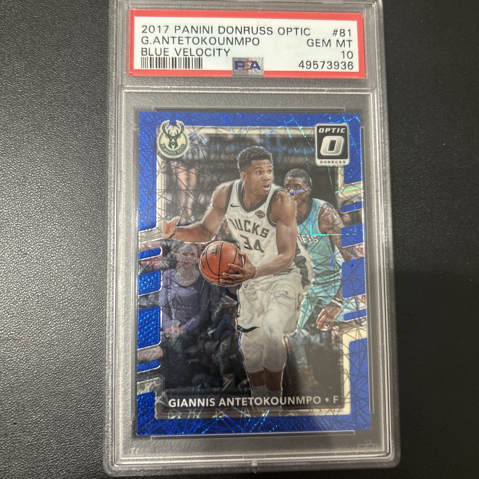 2017-18 Panini Donruss Optic - Giannis Antetokounmpo #81 Blue Velocity PSA 10