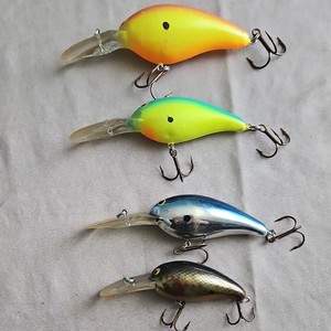 Lot of 4 vintage bill Norman Crankbait Fishing Lures, Assorted/Mixed Colors