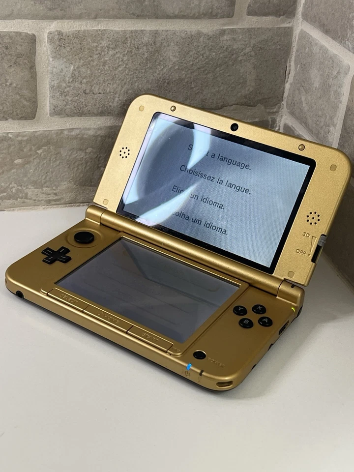 Nintendo 3DS XL Zelda A Link Between Worlds Edition Gold - Tested - Image 3 of 4