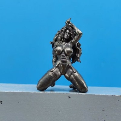 Black Brass anime Sexy Kneeling Girl Ornaments Vehicle Desktop Ornaments