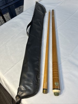 Vintage 2 Piece 56.5  Pool Billiards Cue Stick in Soft Carrying Case 17 Oz.