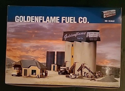 HO Walthers Cornerstone  ''Goldenflame Fuel Co'' #933-3087 