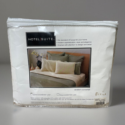 RARE Hotel Suite Collection Avalon Full/Queen Coverlet   Ivory 90x90 NEW