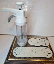 The Pampered Chef Cookie Press With 13 Discs Accessories Set  White 🟣