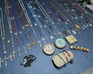 LOT OF 48 ANTIQUE/VTG CATHOLIC MIXED ROSARIES & CHAPLETS FROM NUNS CONVENT