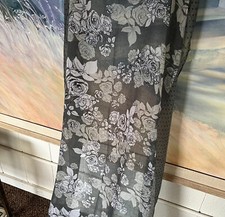 Women's Luxurious Light Gray Flowery Polka Dot Beach Sarong/Cover Up