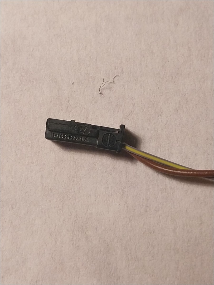 6925626 1 1452577 1A BMW Connector Plug Unit Computer Wire Socket  