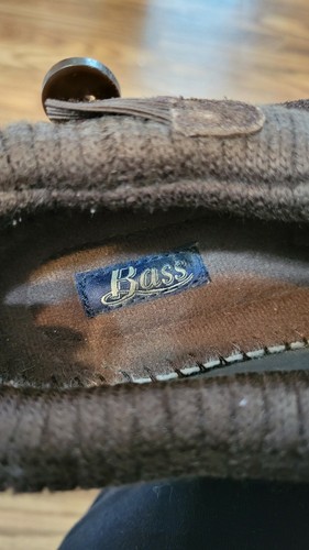 Bass Suede Driving Shoes Womens 7.5 M Slip On missing button on 1 shoe - Picture 7 of 9