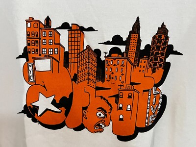 Men's LG MoMA NY & Uniqlo Japan DAZE Graffiti legend drawing on T Shirt...NICE !