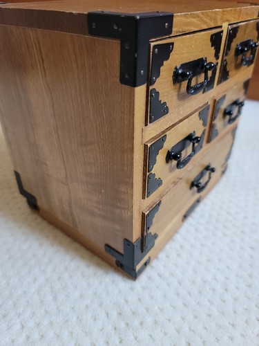 Vintage Japanese Tansu Wooden & Metal 8.5" mini dresser chest of 5 drawers - Afbeelding 9 van 15