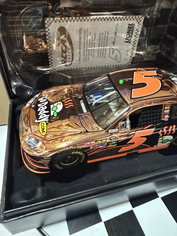 RARO* Mark Martin ACABADO COBRE ELITE #5 GoDaddy.com 2011 1/24 Nascar Diecast Foto 4 de 4