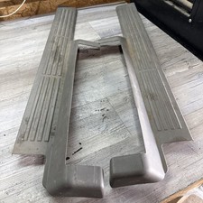 1999-2006 Yukon Tahoe Suburban Silverado Front Door Sill Plate Pair Gray Oem