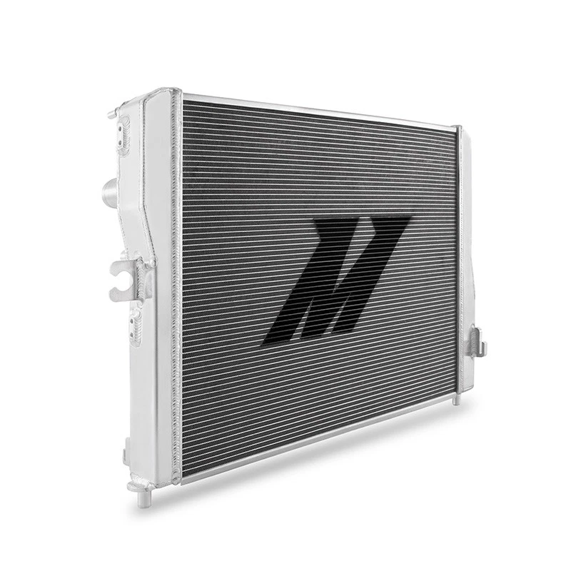 Radiador de aluminio Mishimoto MMRAD-C7-14 compatible con Chevrolet Corvette Foto 3 de 4