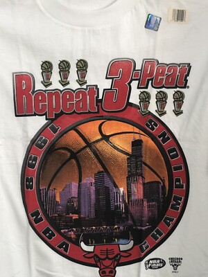 ウェア NBA 3PEAT CHAMPS T-SHIRTS CHICAGO BULLS Chicago Bulls BRAND NEW '98 Repeat 3-Peat NBA Champs Vintage