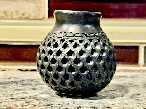 Vntg Mexico OAXACA Pottery Carved Black Ceramic Ball Vase Small Folk Art Carved