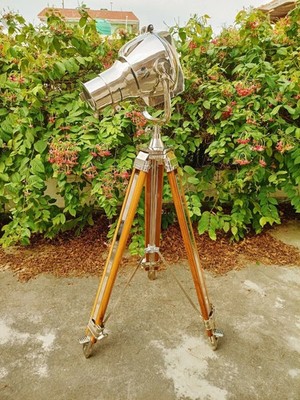 Klassische nautische Spotlight-Lampe   Stativ-Stehleuchte aus Holz für Heim- und