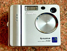 Fujifilm FinePix F410 Super CCD Digital Camera 1.5" LCD Media Playback - Faulty